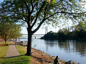 A peaceful stretch of Mississippi riverfront in Quincy, Illinois.